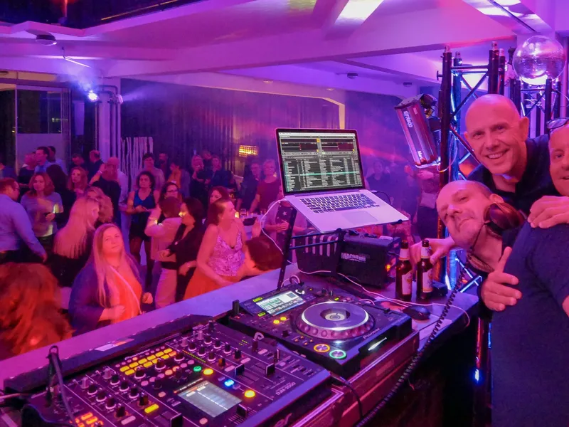 Zaal_Zeven_30_Dancing_party.jpg